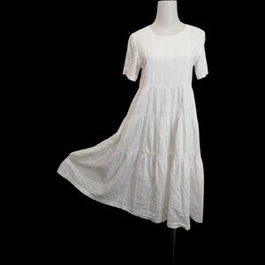 🐰🐰White Tiered Short-Sleeve Maxi Dress by HSTYLE